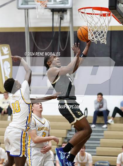 Thumbnail 2 in St. Francis vs Agoura photogallery.