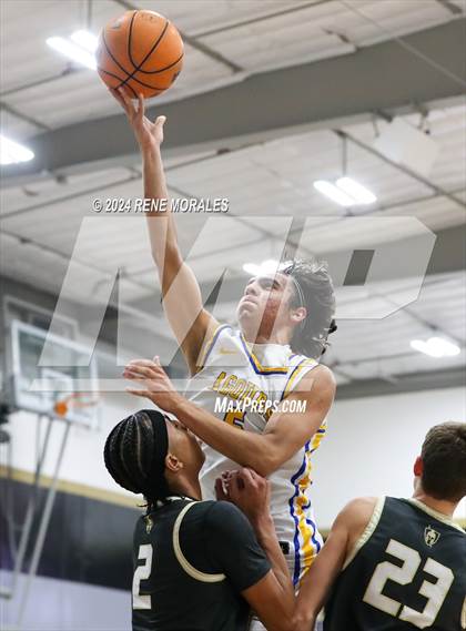 Thumbnail 1 in St. Francis vs Agoura photogallery.