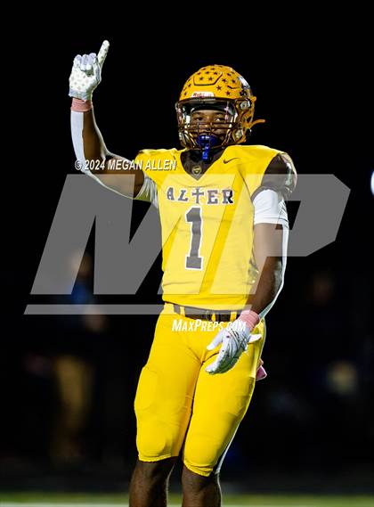 Thumbnail 3 in Chaminade Julienne Catholic @ Archbishop Alter photogallery.