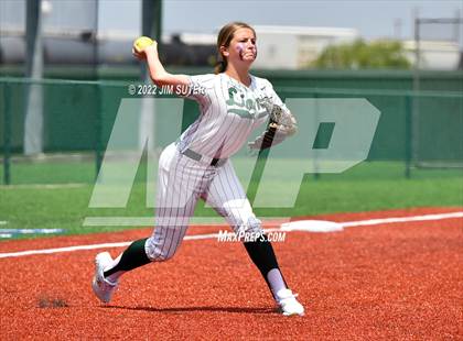 Thumbnail 1 in Troy vs Franklin (UIL 3A Area Playoff) photogallery.