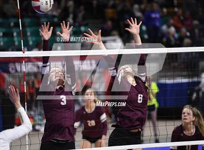 Thumbnail 2 in Pueblo County vs. Cheyenne Mountain (CHSAA 4A Playoff) photogallery.