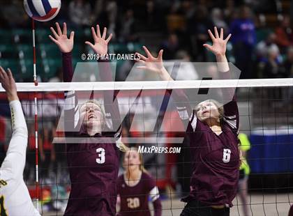 Thumbnail 1 in Pueblo County vs. Cheyenne Mountain (CHSAA 4A Playoff) photogallery.