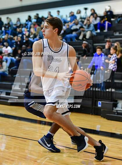 Thumbnail 1 in Hendrickson @ Vandegrift photogallery.