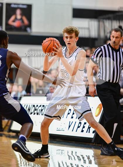Thumbnail 1 in Hendrickson @ Vandegrift photogallery.