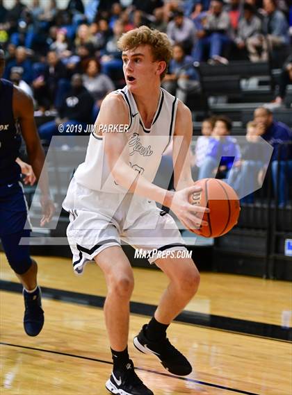 Thumbnail 2 in Hendrickson @ Vandegrift photogallery.