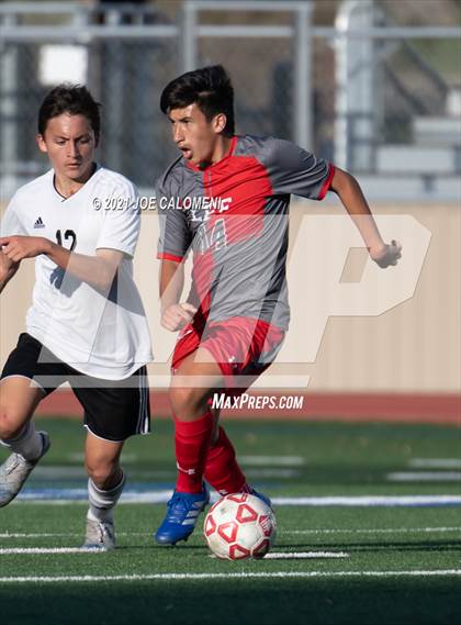 Thumbnail 3 in Lee [Robert E.] vs Steele (UIL Class 6A Bi-District) photogallery.
