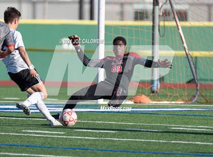 Thumbnail 3 in Lee [Robert E.] vs Steele (UIL Class 6A Bi-District) photogallery.