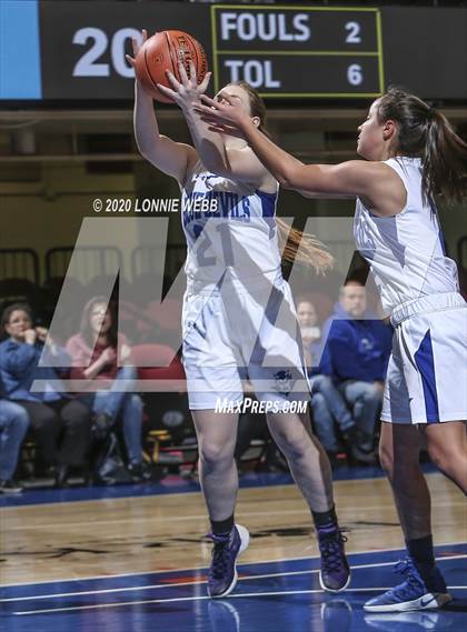 Thumbnail 1 in Haldane vs. The Leffell School (Section 1 Class C Semifinal) photogallery.