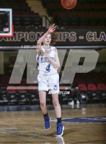 Thumbnail 3 in Haldane vs. The Leffell School (Section 1 Class C Semifinal) photogallery.