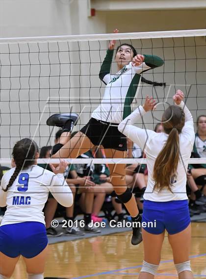 Thumbnail 2 in Reagan [Ronald] vs MacArthur [Douglas] (NEISD Invitational) photogallery.