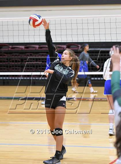 Thumbnail 3 in Reagan [Ronald] vs MacArthur [Douglas] (NEISD Invitational) photogallery.
