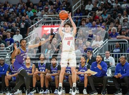 Thumbnail 2 in Fishers vs. Ben Davis (IHSAA 4A Final) editorial use only photogallery.