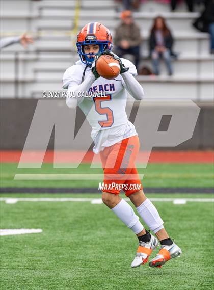 Thumbnail 2 in Rainier Beach @ Peninsula (WIAA 3A First Round) photogallery.