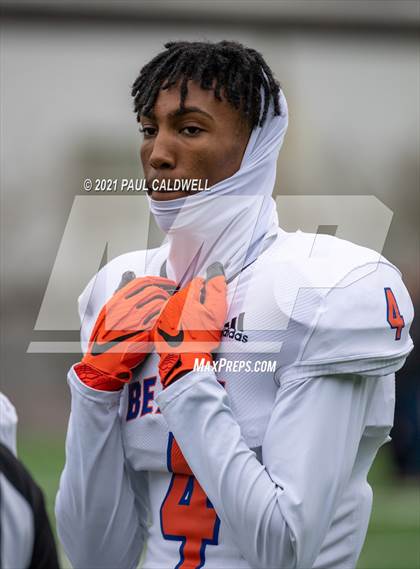 Thumbnail 2 in Rainier Beach @ Peninsula (WIAA 3A First Round) photogallery.
