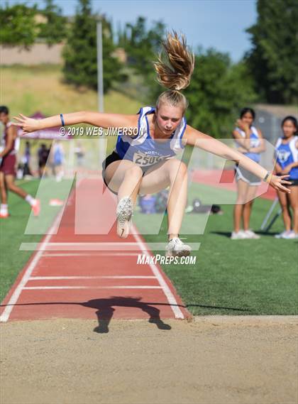 Thumbnail 3 in SacTown Races (Triple Jump, Hurdles, and Shot Put) photogallery.