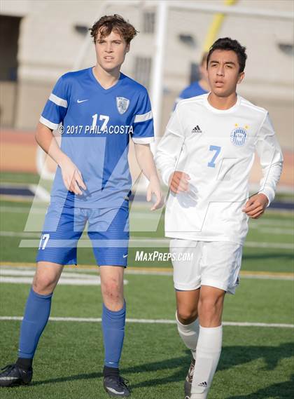 Thumbnail 2 in La Habra vs Alta Loma photogallery.