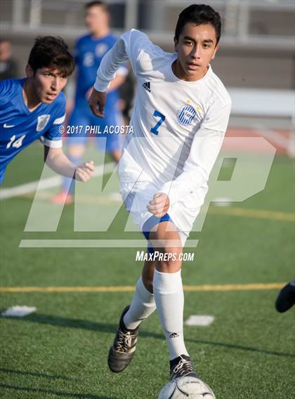 Thumbnail 3 in La Habra vs Alta Loma photogallery.