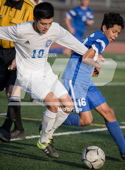 Thumbnail 1 in La Habra vs Alta Loma photogallery.