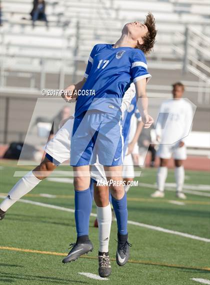 Thumbnail 3 in La Habra vs Alta Loma photogallery.
