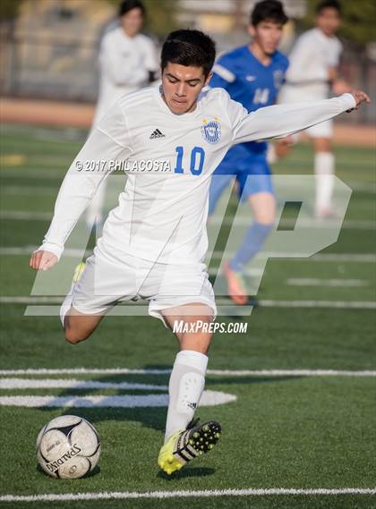 Thumbnail 3 in La Habra vs Alta Loma photogallery.