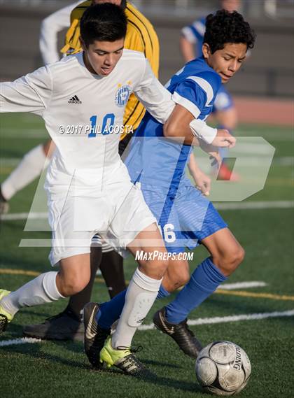 Thumbnail 3 in La Habra vs Alta Loma photogallery.
