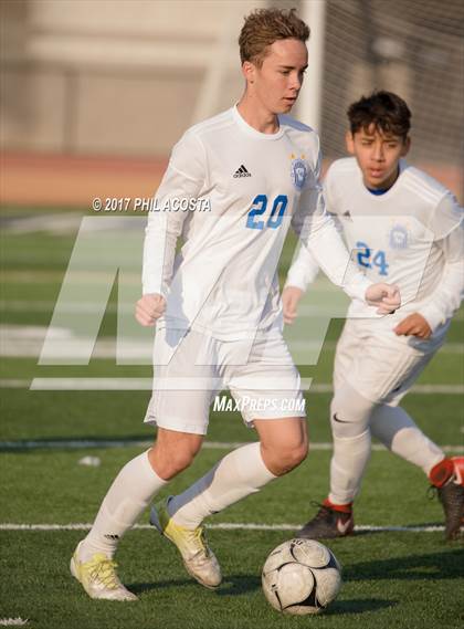 Thumbnail 1 in La Habra vs Alta Loma photogallery.