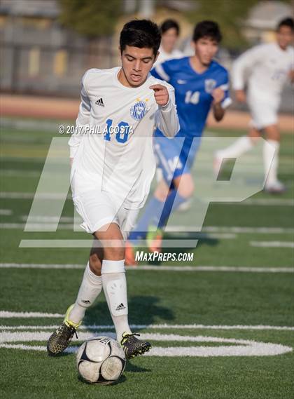 Thumbnail 2 in La Habra vs Alta Loma photogallery.