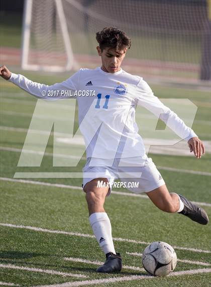 Thumbnail 1 in La Habra vs Alta Loma photogallery.