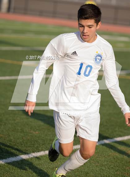 Thumbnail 1 in La Habra vs Alta Loma photogallery.