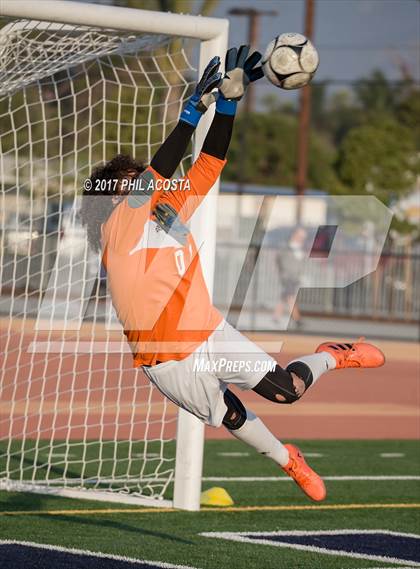 Thumbnail 1 in La Habra vs Alta Loma photogallery.