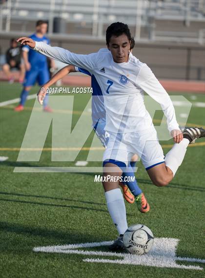 Thumbnail 2 in La Habra vs Alta Loma photogallery.