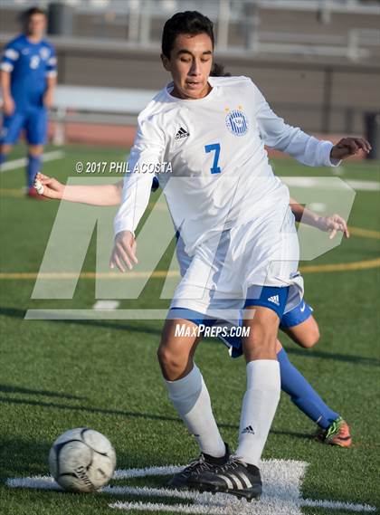 Thumbnail 1 in La Habra vs Alta Loma photogallery.