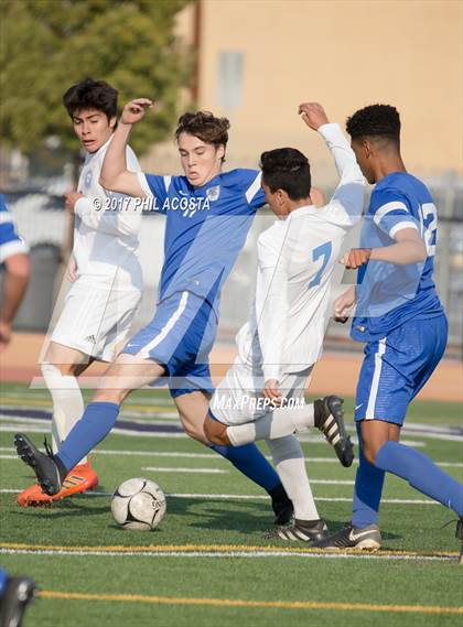 Thumbnail 3 in La Habra vs Alta Loma photogallery.