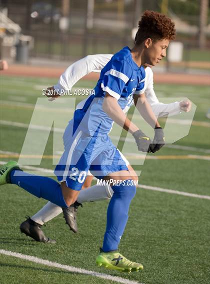Thumbnail 1 in La Habra vs Alta Loma photogallery.
