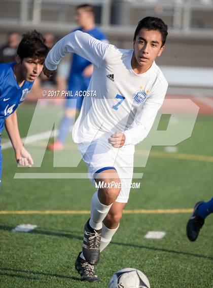 Thumbnail 2 in La Habra vs Alta Loma photogallery.