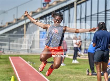 Thumbnail 1 in Panther Relays (Long Jump) photogallery.