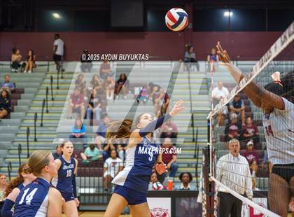 Thumbnail 3 in McKinney Boyd @ Plano photogallery.