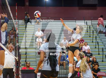 Thumbnail 3 in McKinney Boyd @ Plano photogallery.