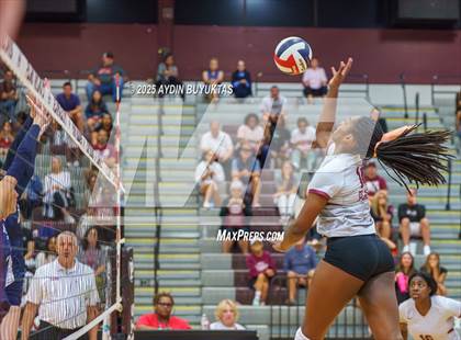 Thumbnail 3 in McKinney Boyd @ Plano photogallery.