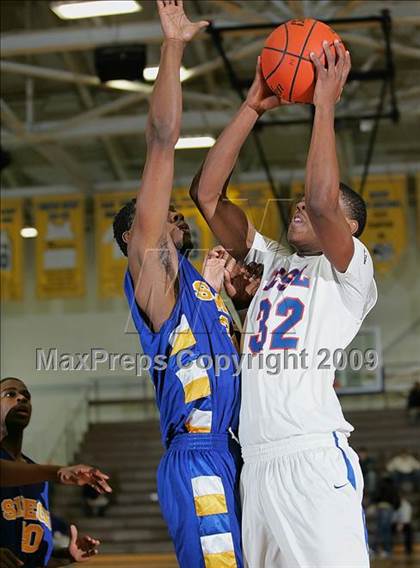 Thumbnail 2 in Simeon vs. East St. Louis (Best of the Midwest Shootout) photogallery.