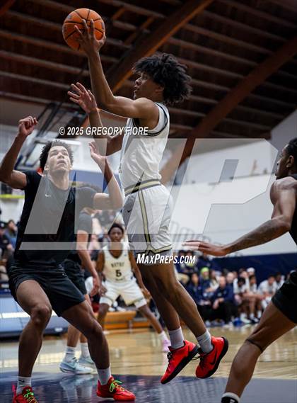 Thumbnail 1 in JSerra Catholic @ Notre Dame (SO) photogallery.