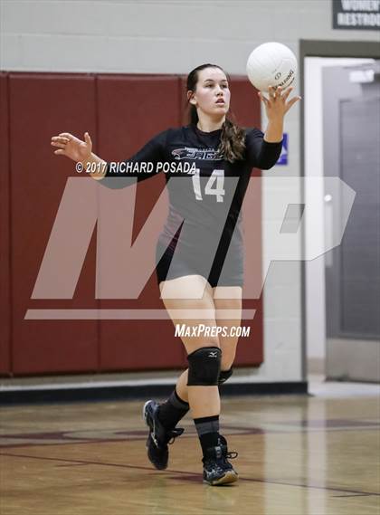 Thumbnail 3 in Selma vs. Fresno Christian (CIF CS D5 Quarterfinal) photogallery.