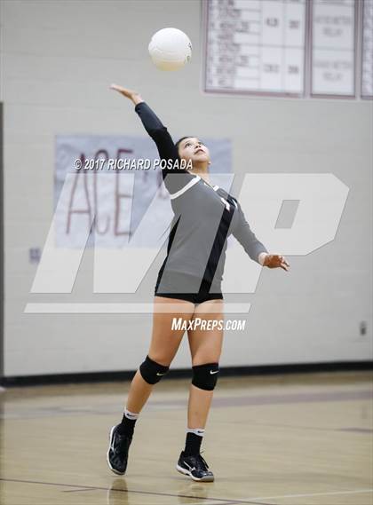 Thumbnail 1 in Selma vs. Fresno Christian (CIF CS D5 Quarterfinal) photogallery.