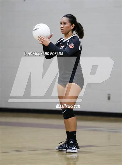 Thumbnail 2 in Selma vs. Fresno Christian (CIF CS D5 Quarterfinal) photogallery.