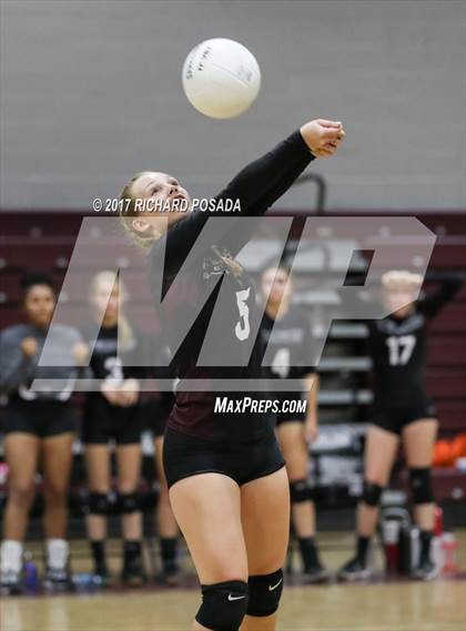 Thumbnail 2 in Selma vs. Fresno Christian (CIF CS D5 Quarterfinal) photogallery.