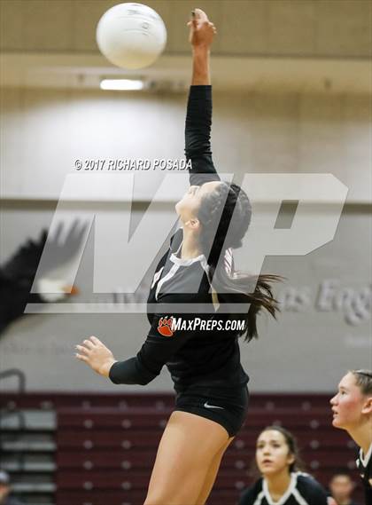 Thumbnail 1 in Selma vs. Fresno Christian (CIF CS D5 Quarterfinal) photogallery.
