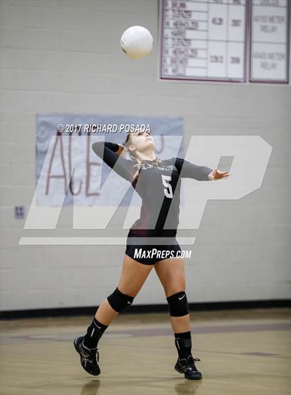 Thumbnail 2 in Selma vs. Fresno Christian (CIF CS D5 Quarterfinal) photogallery.