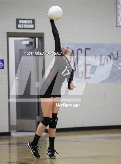 Thumbnail 1 in Selma vs. Fresno Christian (CIF CS D5 Quarterfinal) photogallery.