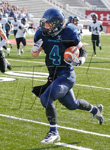 Thumbnail 3 in Pine View vs Juan Diego Catholic (UHSAA 3AA Semifinal) photogallery.