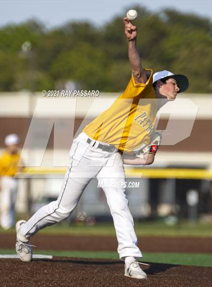 Thumbnail 1 in Ward Melville vs William Floyd photogallery.